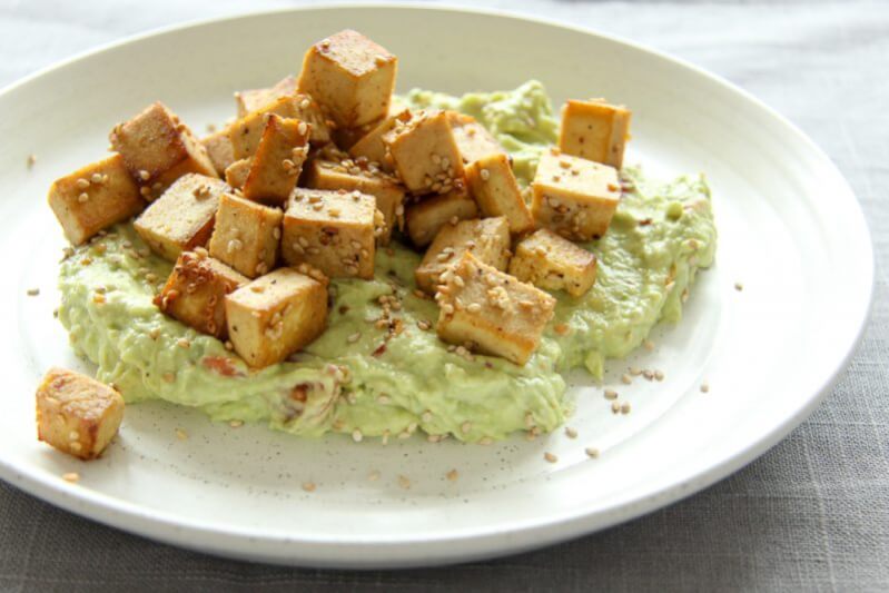 Gebratener Tofu mit Sesam - Low Carb Rezept | TwinFit