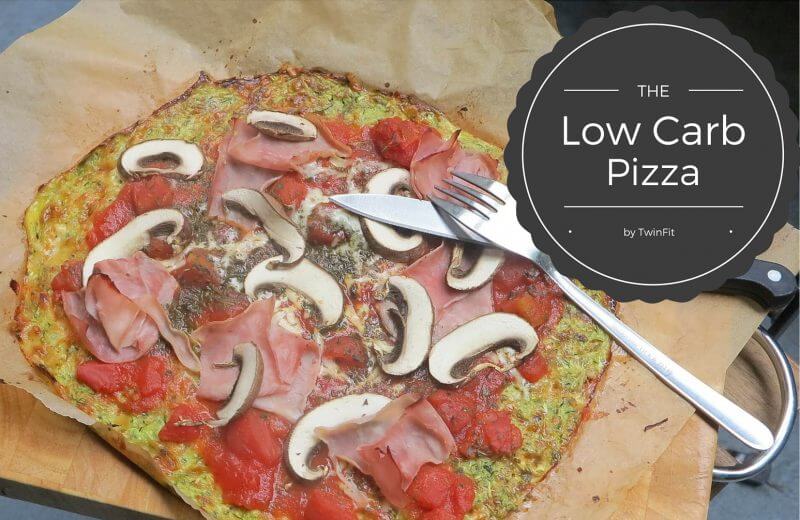 Zucchini Pizza Low Carb mit saftigem Prosciutto Schinken und Champignons