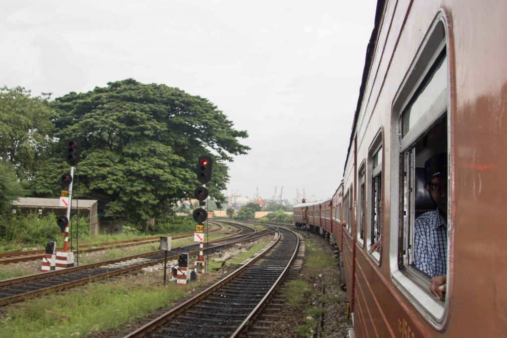 Zugfahrt von Colombo Fort nach Kandy