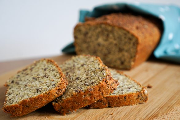 Low Carb Brot mit Quark, Kokosmehl und Nüssen | Twinfit